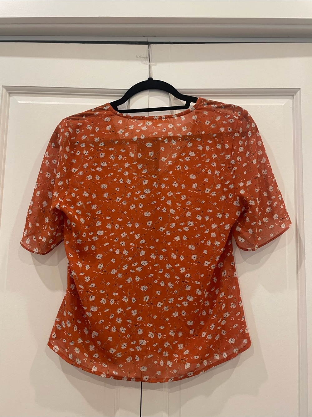 Array Rust Floral Ruched V-Neck Blouse - Picture 2 of 3